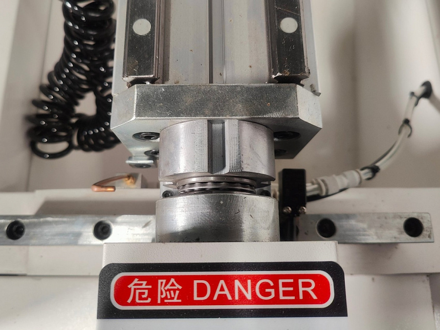 JMD SKX4-CNC-1200 фрезерный ЧПУ станок для алюминиевого профиля JMD SKX4-CNC-1200 фрезерный ЧПУ станок для алюминиевого профиля – фото