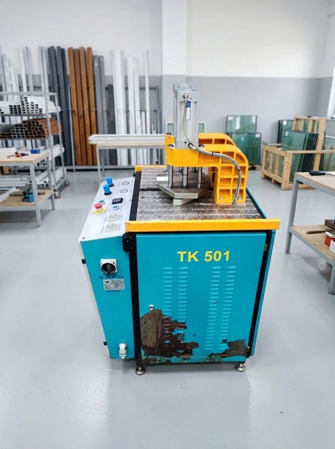 Одноголовочный сварочный станок Yilmaz TK 501, 2007 г.в. Одноголовочный сварочный станок Yilmaz TK 501, 2007 г.в. – фото
