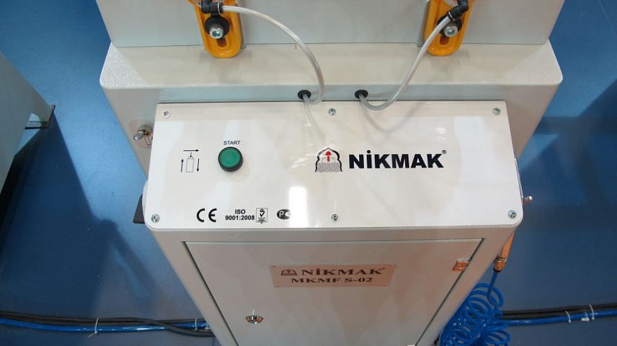 Копировально-фрезерный станок с функцией фрезерования отверстий под ручку и водоотливные каналы под 45° Nikmak MKMF S-02 – фото