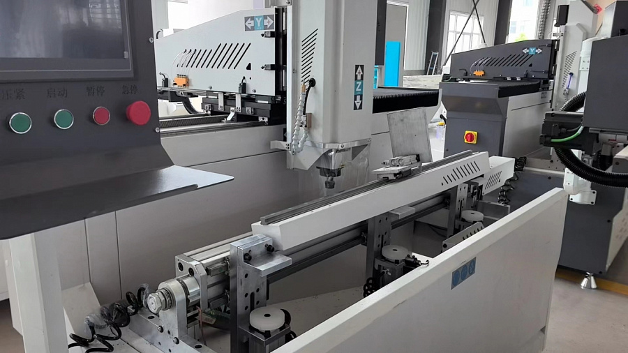 JMD SKX4-CNC-1200 фрезерный ЧПУ станок для алюминиевого профиля JMD SKX4-CNC-1200 фрезерный ЧПУ станок для алюминиевого профиля – фото